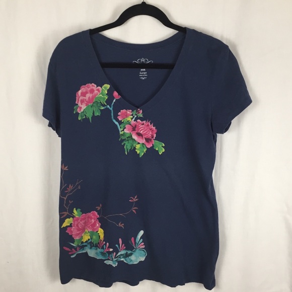 Old Navy Tops - ☃️3 for $23 ☃️ Old Navy Floral Cotton V-neck T-shirt